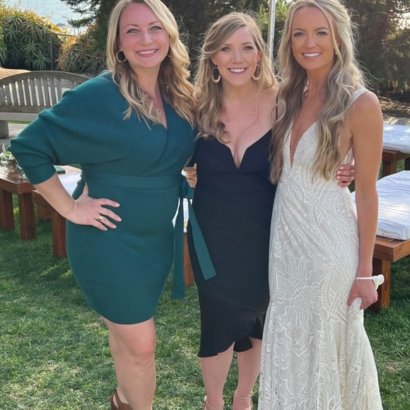 Bardot LBD - Size Small - Super flattering postpartum dress - Picture 2 of 3